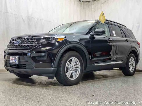 Certified 2023 Ford Explorer XLT w/ Class IV Trailer Tow Package AWD/4WD image 2