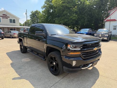 Used 2017 Chevrolet Silverado 1500 LT w/ All Star Edition AWD/4WD image 5