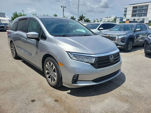 Used 2023 Honda Odyssey EX-L image 3