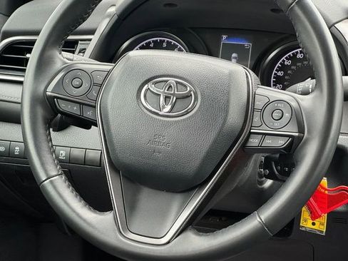 Used 2024 Toyota Camry SE image 12
