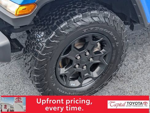 Used 2023 Jeep Gladiator Sport AWD/4WD image 9