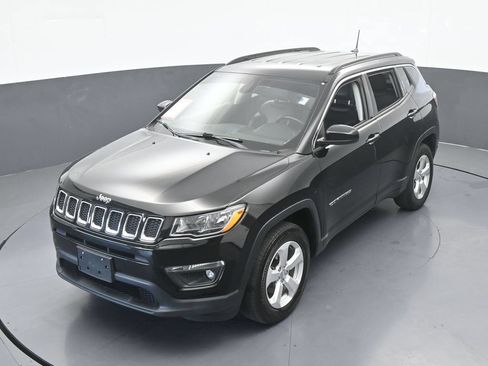 Used 2018 Jeep Compass Latitude w/ Popular Equipment Group AWD/4WD image 48