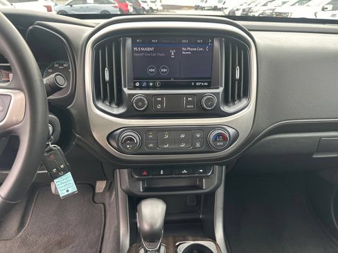 Used 2022 GMC Canyon Elevation w/ Trailering Package AWD/4WD image 4