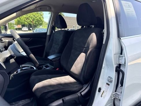 Used 2016 Nissan Rogue S w/ Appearance Package FWD image 10