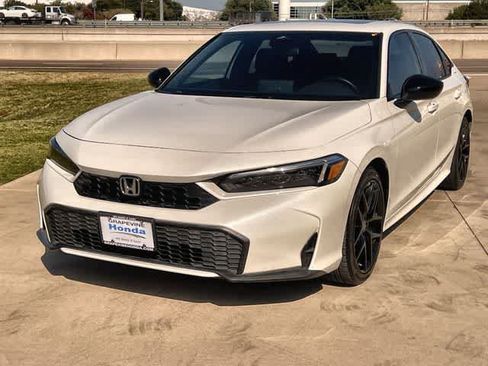 Used 2025 Honda Civic Sport image 2