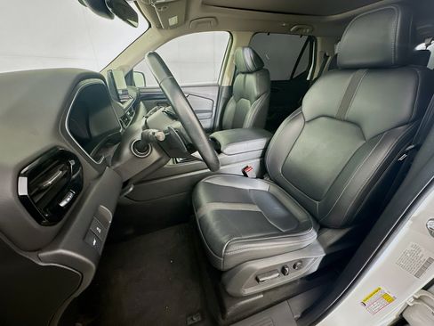 Used 2024 Honda Pilot Touring image 13