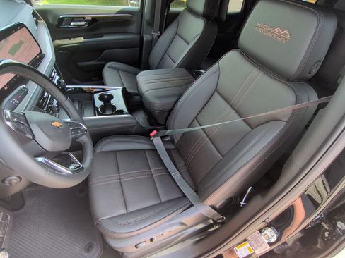 New 2026 Chevrolet Tahoe High Country AWD/4WD image 20
