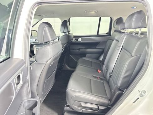 Used 2025 Hyundai Santa Fe SEL FWD image 25