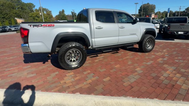 Used 2019 Toyota Tacoma TRD Off-Road AWD/4WD image 2