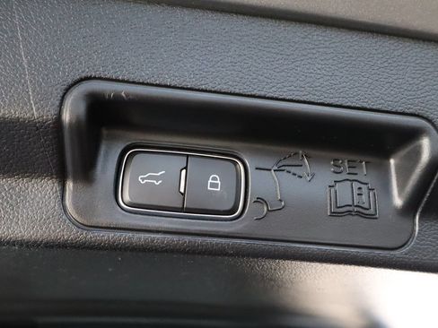 Used 2018 Jeep Wrangler Unlimited Sport AWD/4WD image 39