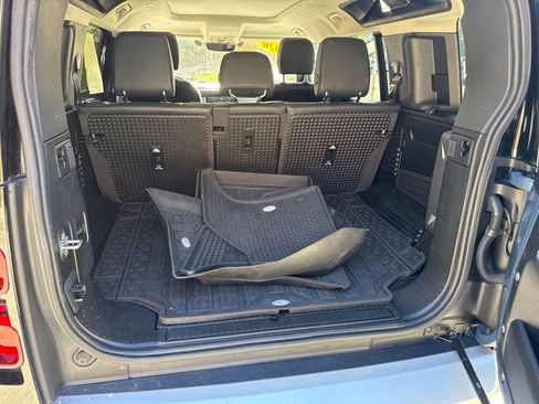 Used 2020 Land Rover Defender 110 S image 27