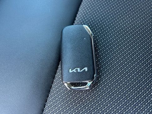 Used 2024 Kia EV6 Light RWD image 33