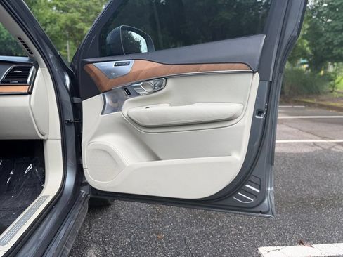 Used 2017 Volvo XC90 T6 Inscription w/ Vision Package AWD/4WD image 14