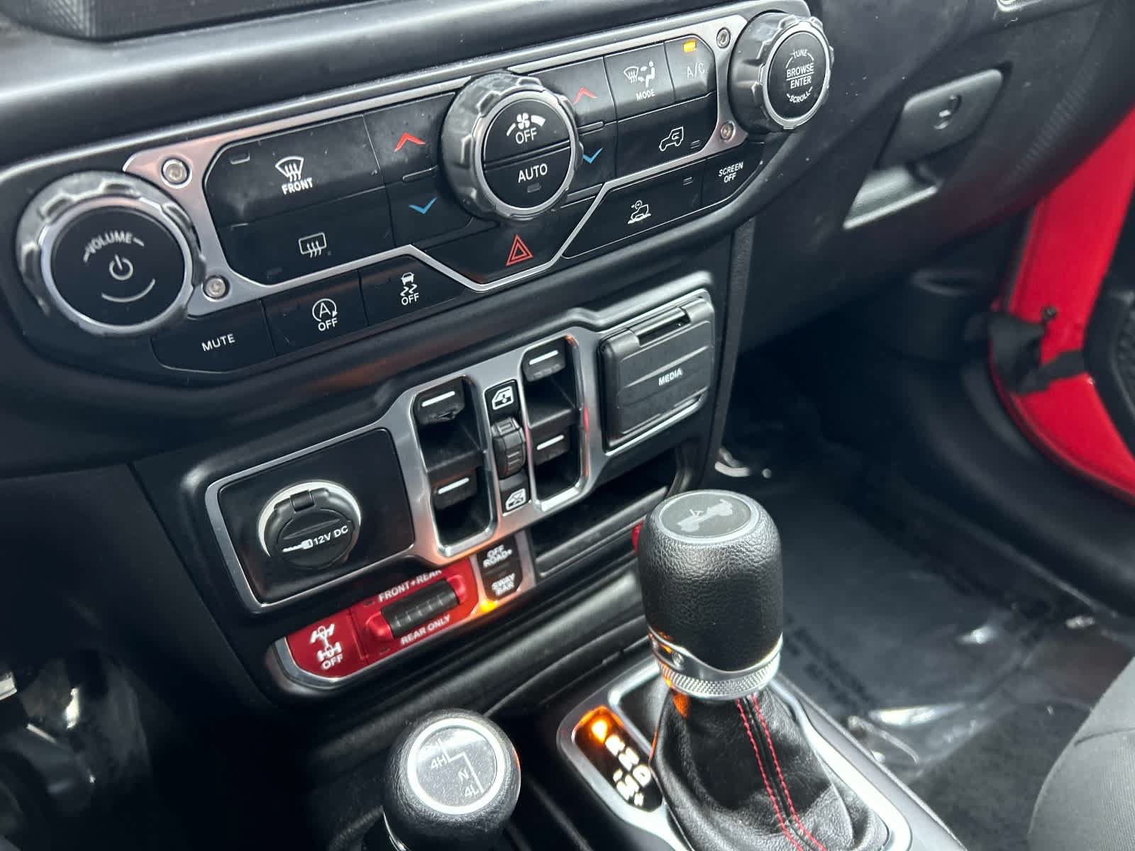 Used 2021 Jeep Wrangler Unlimited Rubicon AWD/4WD image 29