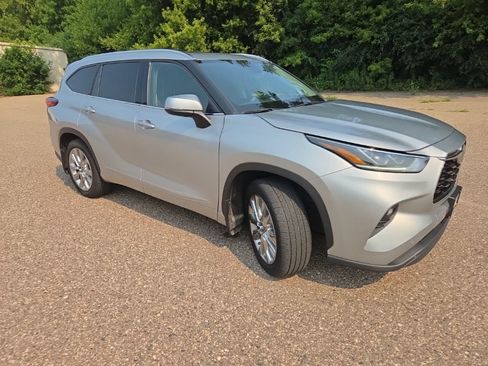 Used 2020 Toyota Highlander Limited w/ Protection Package #3 AWD/4WD image 18