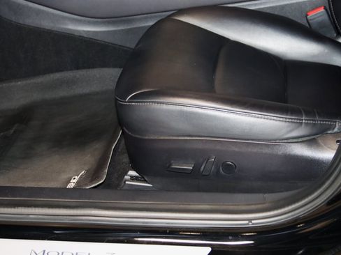 Used 2018 Tesla Model 3 Long Range image 33
