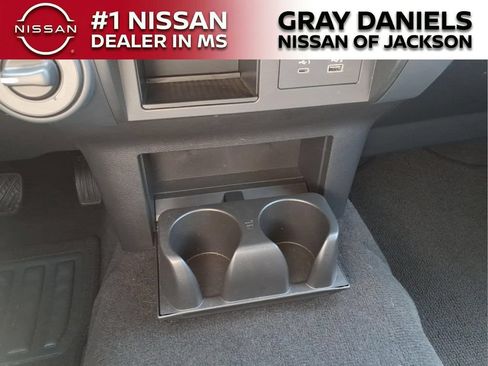 Used 2024 Nissan Titan SV AWD/4WD image 25