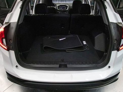 Used 2024 GMC Terrain SLE w/ Elevation Edition AWD/4WD image 20