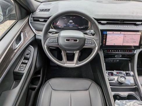 New 2026 Jeep Grand Cherokee L Limited AWD/4WD image 16