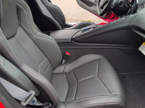 Used 2021 Chevrolet Corvette Stingray Coupe w/ Z51 Performance Package image 26