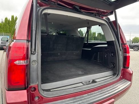 Used 2016 Chevrolet Suburban LT w/ Luxury Package AWD/4WD image 15