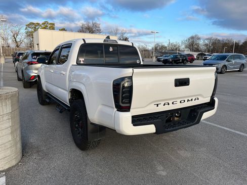 Used 2020 Toyota Tacoma SR image 2