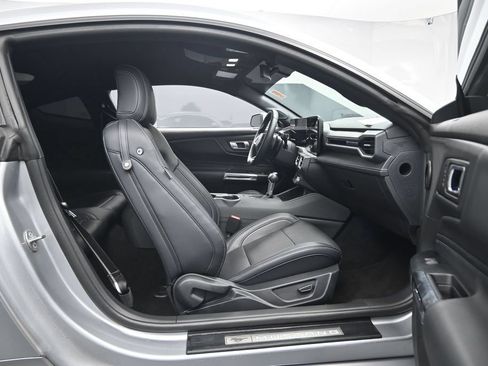 Used 2025 Ford Mustang GT Premium RWD image 27