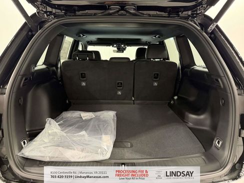 New 2025 Jeep Grand Cherokee Altitude AWD/4WD image 13