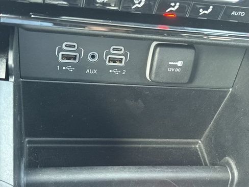 Used 2024 Jeep Grand Cherokee Limited AWD/4WD image 36