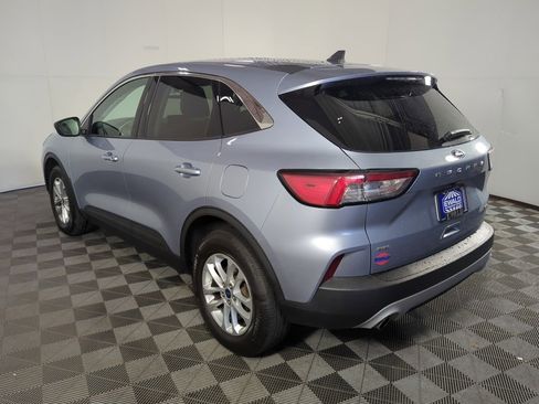 Used 2022 Ford Escape SE image 6