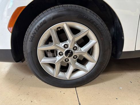 Used 2025 Kia Soul LX w/ LX Technology Package FWD image 28