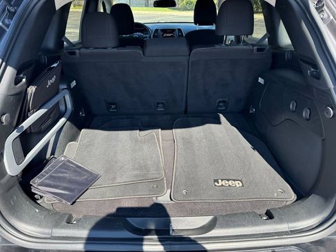 Used 2018 Jeep Cherokee Latitude image 16