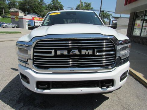 Used 2024 RAM 2500 Laramie w/ Safety Group AWD/4WD image 2