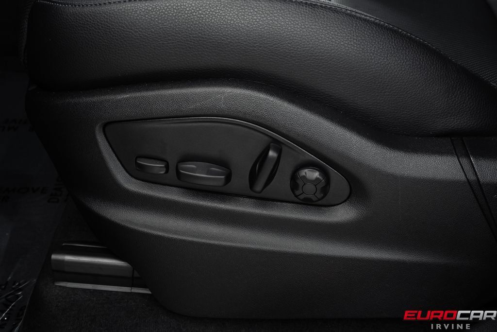 Used 2025 Porsche Cayenne AWD/4WD image 43