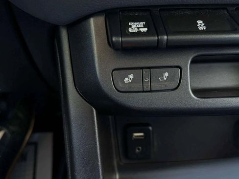 Used 2016 Chevrolet Colorado Z71 image 32