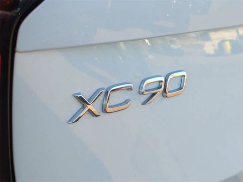 New 2025 Volvo XC90 B5 Core w/ Protection Package Premier image 5