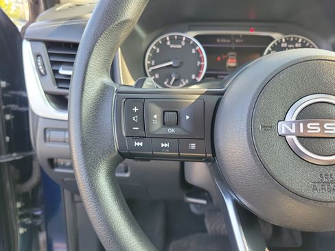 Used 2024 Nissan Rogue SV FWD image 22