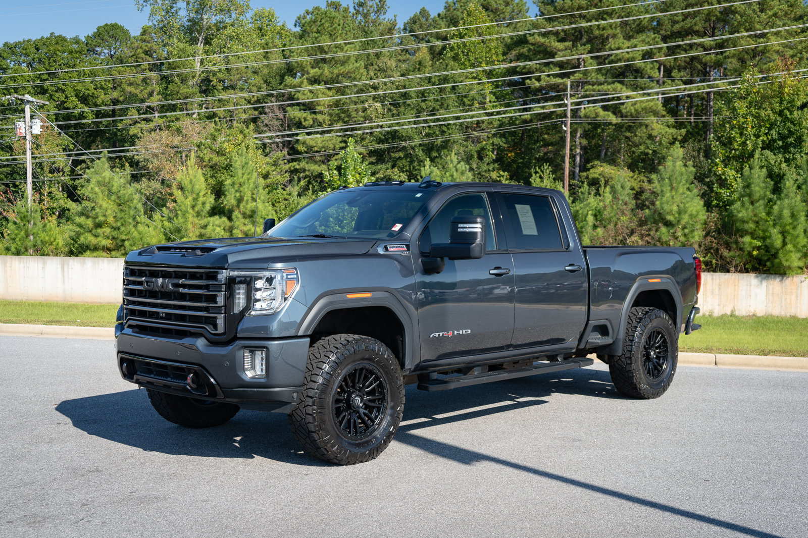 Used 2020 GMC Sierra 2500 AT4 w/ AT4 Premium Package AWD/4WD image 3