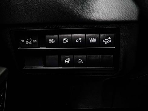Used 2024 Toyota Tundra Limited AWD/4WD image 33