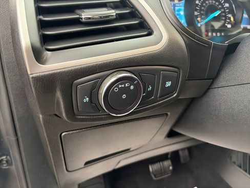 Used 2022 Ford Edge SEL image 18