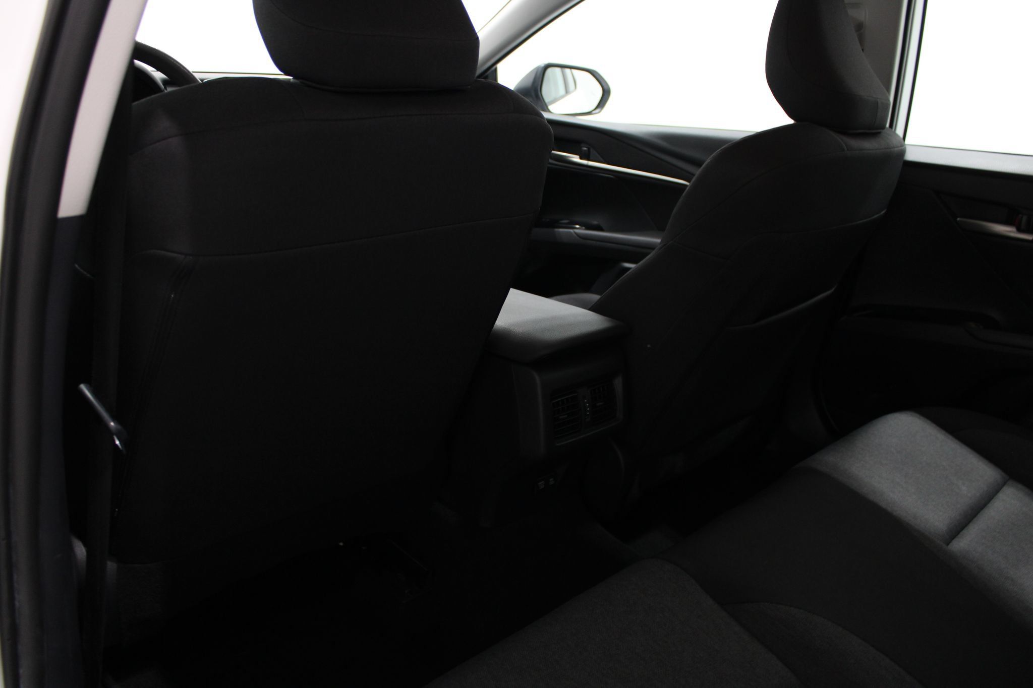 Used 2025 Toyota Camry LE FWD image 16