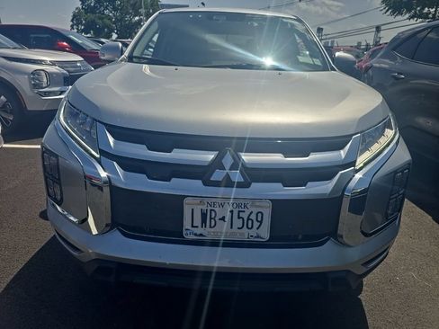 Used 2025 Mitsubishi Outlander Sport SE AWD/4WD image 2