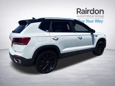 Used 2024 Volkswagen Taos SE AWD/4WD image 7
