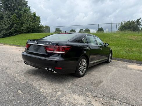 Used 2013 Lexus LS 460 L w/ Preferred Accessory Package RWD image 4
