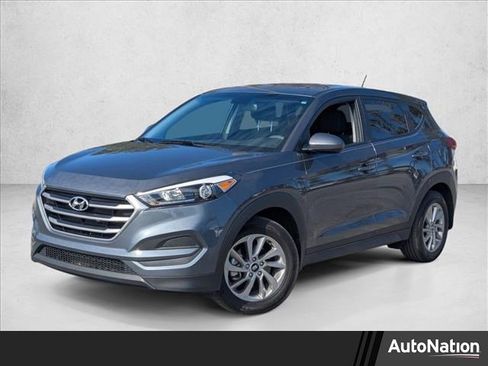 Used 2017 Hyundai Tucson SE image 1