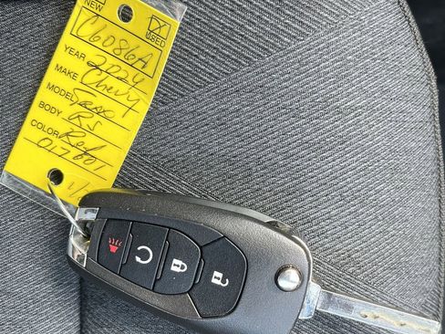 Used 2024 Chevrolet Trax RS w/ Driver Confidence Package image 23