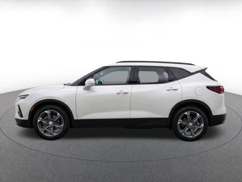 Used 2025 Chevrolet Blazer LT FWD image 5