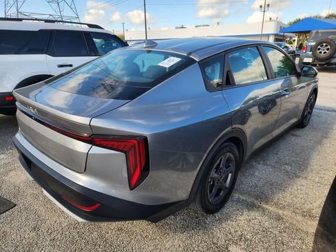 Used 2025 Kia K4 LXS image 5