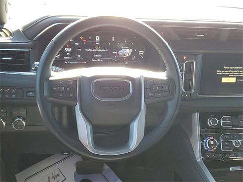 Used 2024 GMC Yukon XL Denali image 11