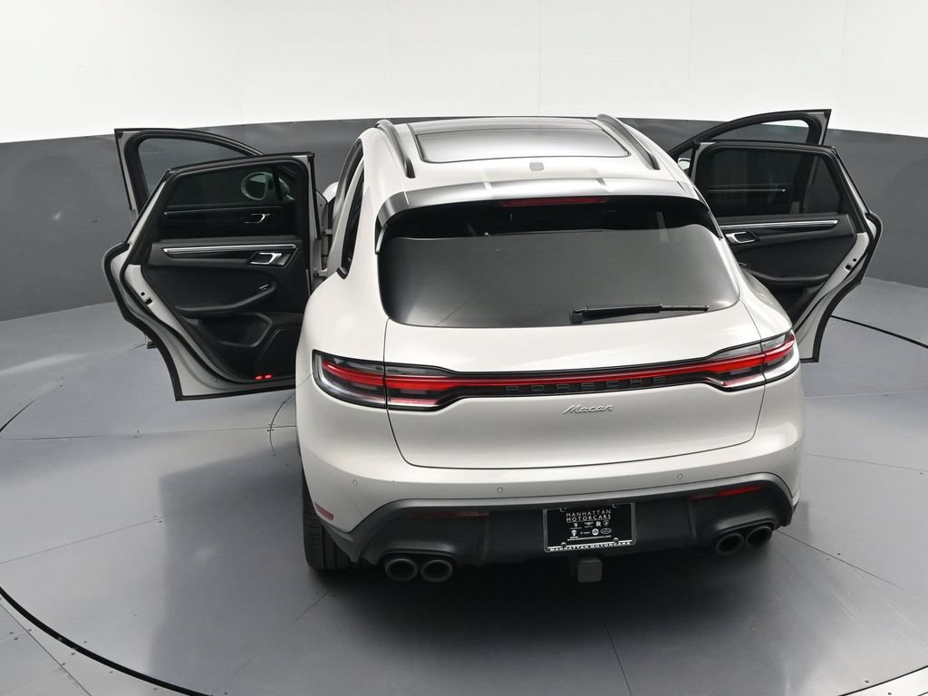 Certified 2023 Porsche Macan Turbo AWD/4WD image 34